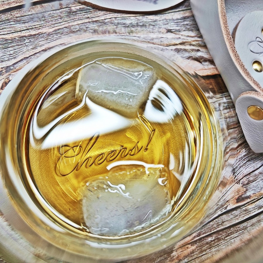 Комплект подложки за чаши от естествена кожа „CHEERS” 6+1 с поставка